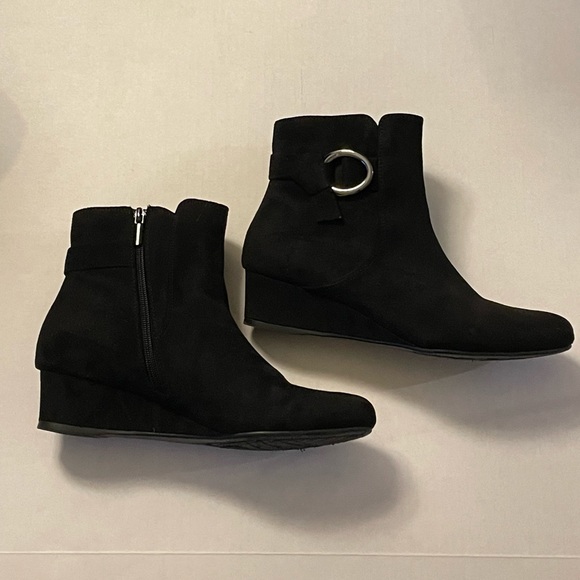 Impo Black Faux Suede Genesis Ankle Wedge Heel Bootie Boot - 9 - Picture 4 of 8